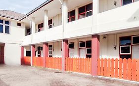 OYO 3092 Falah Residence Syariah